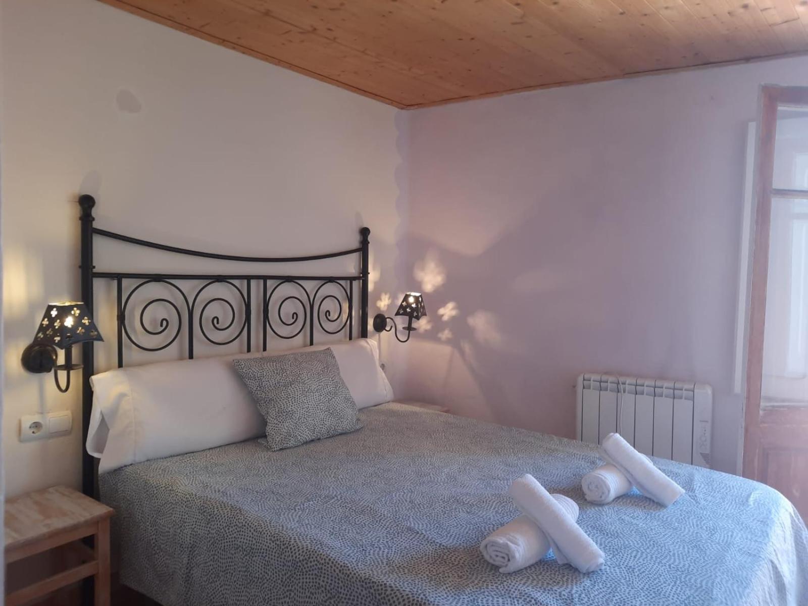Casa Rural Cal Rocco Porta Del Pirineu 포블라데세구아 외부 사진